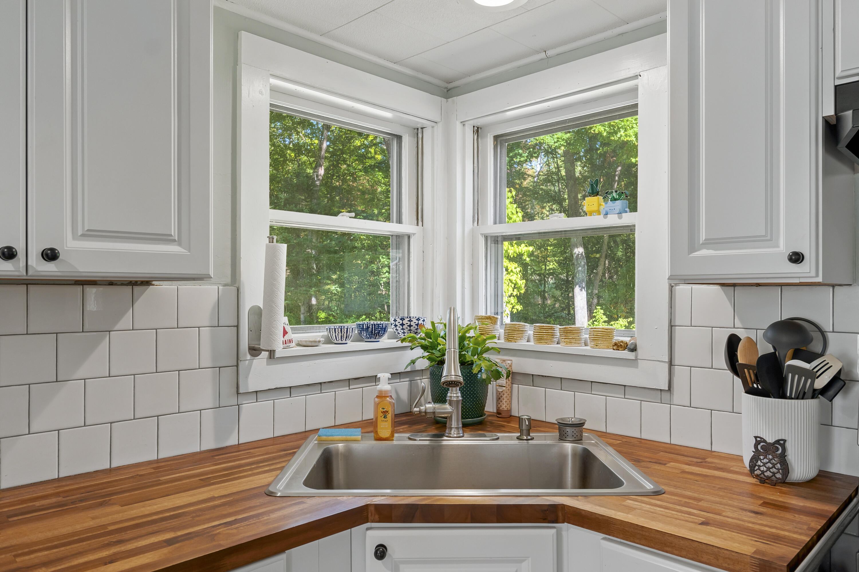 1090 Main Street, Bowdoin, ME 04287 Completely remodeled kitchen