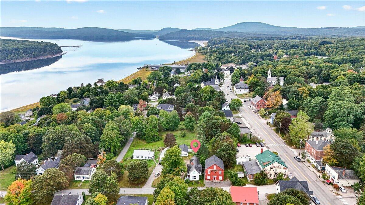 15 Commercial Street, Winterport, ME 04496 66-15 Commercial St
