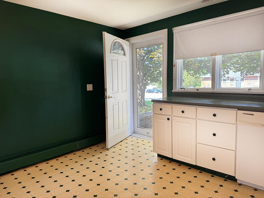 KITCHEN DOOR