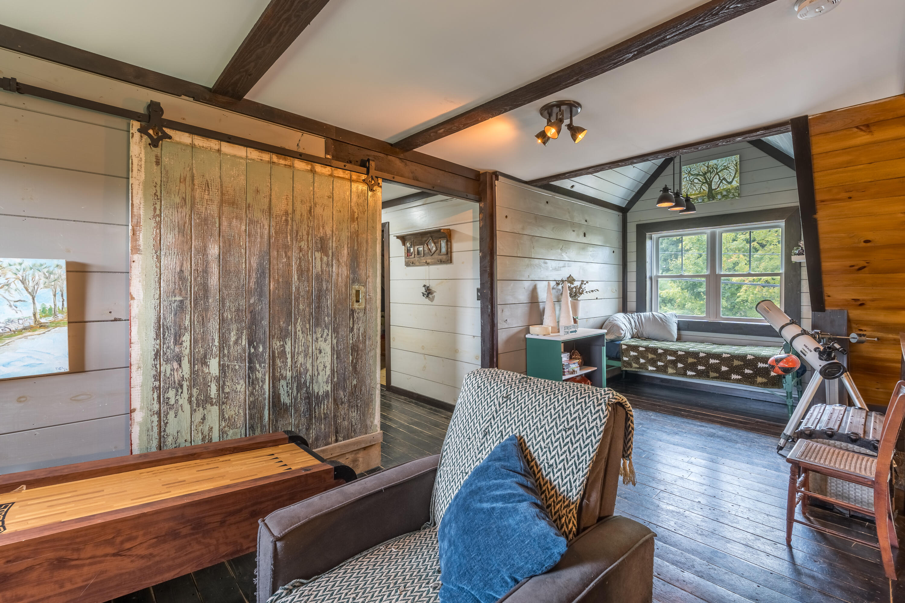 42 East Oxford Road, Paris, ME, 04281