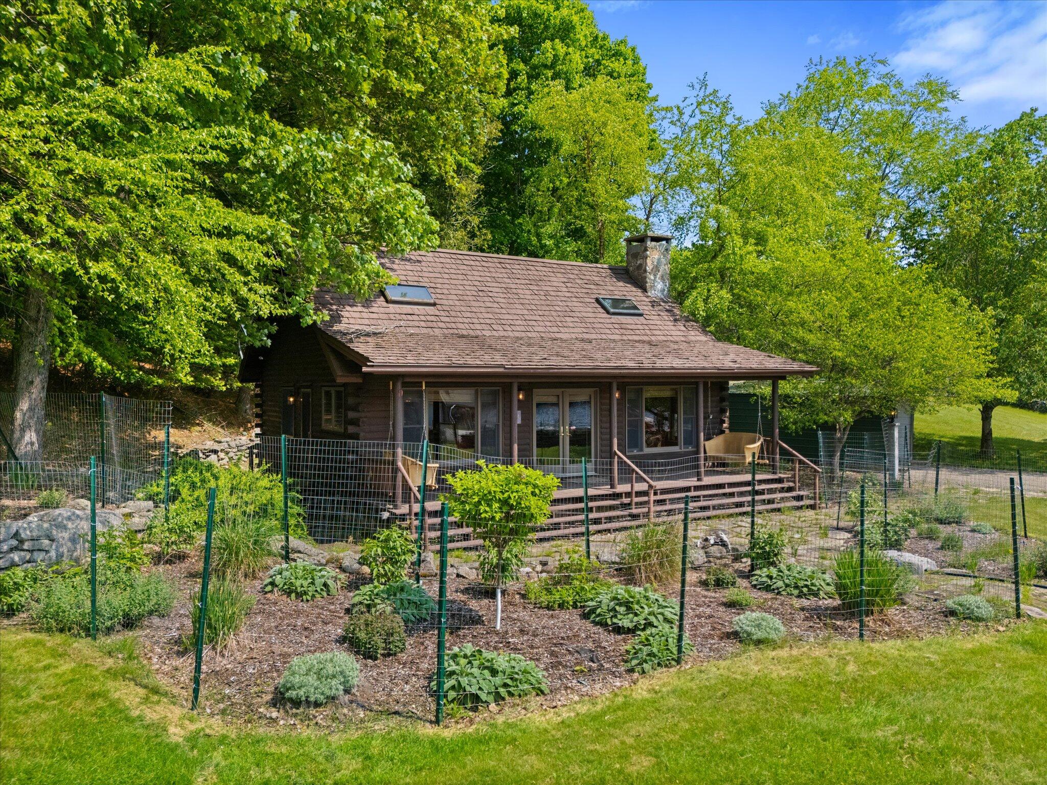 $750,000+