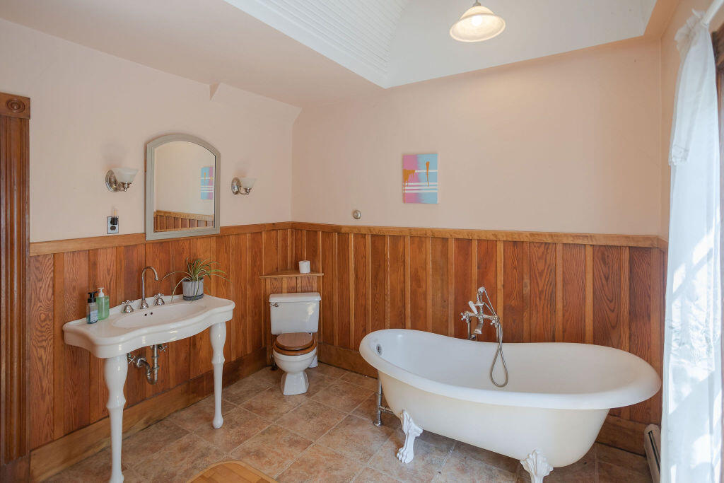 72 Main Street, Peru, ME, 04290