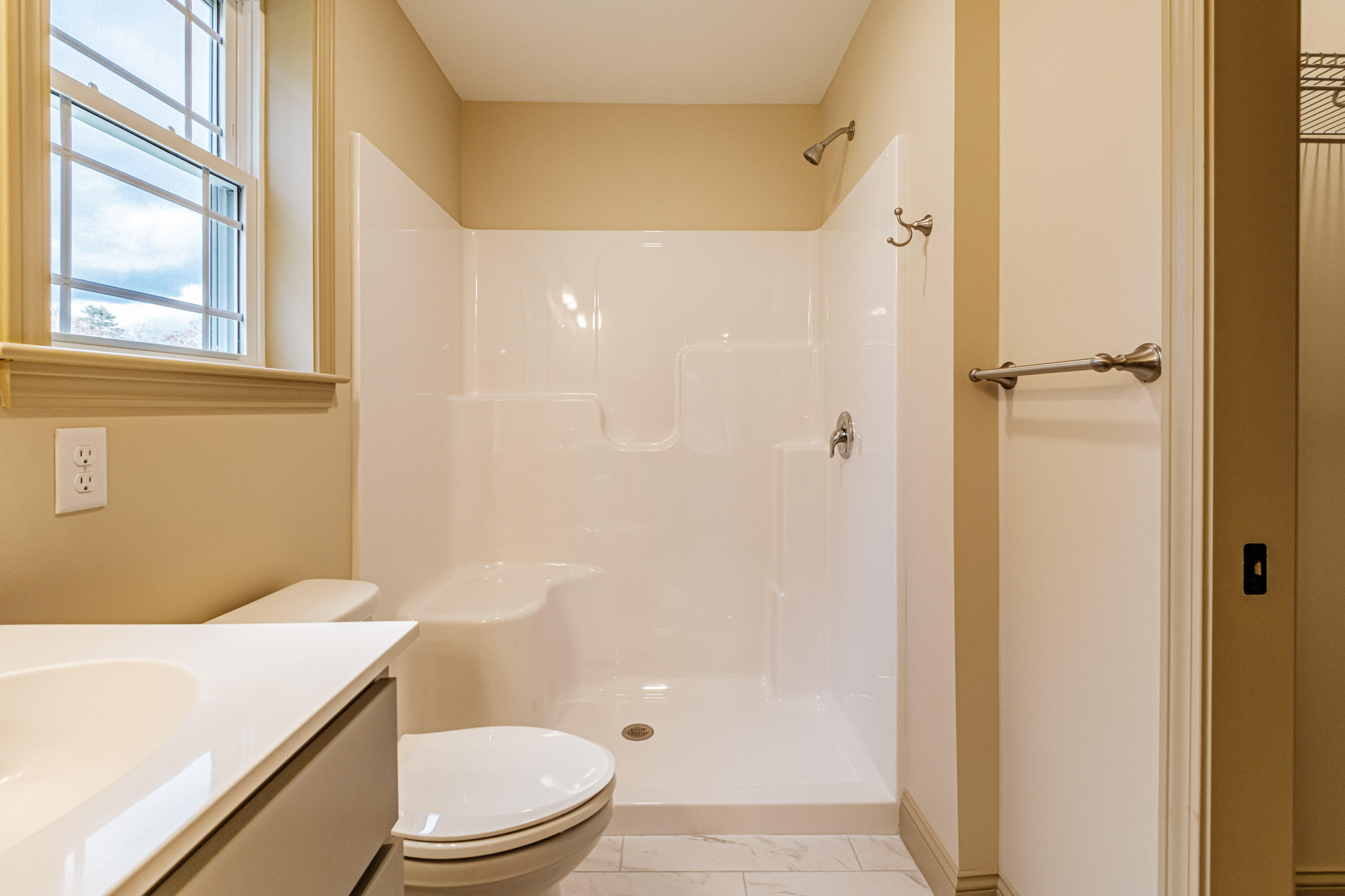 33 Woodbrey Lane, Standish, ME, 04084