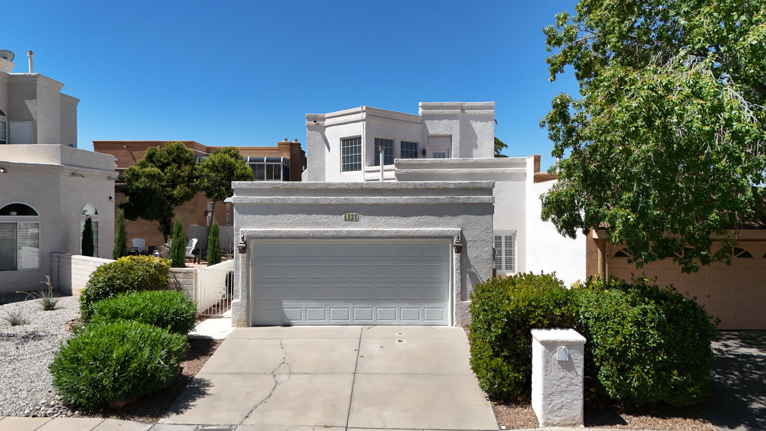 <p>Active Listings</p>