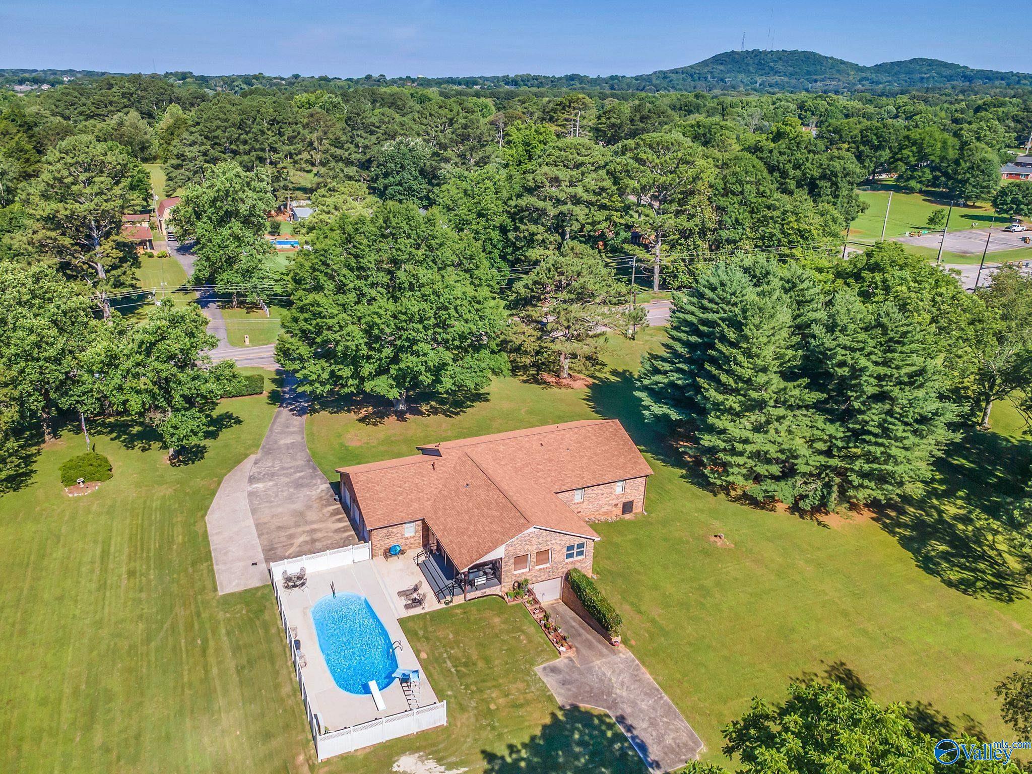 Photo of 1495 JEFF ROAD NW, HUNTSVILLE,  35806